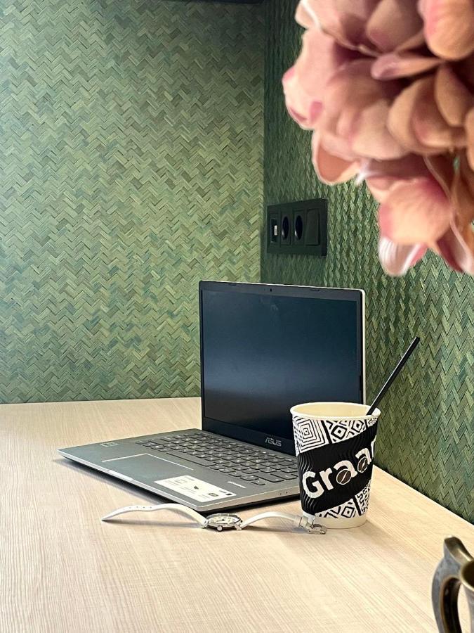Sixkeys- Studiolebedinyy Kiev Eksteriør bilde